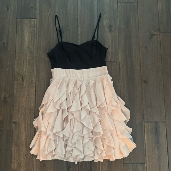 H&M Dresses & Skirts - H&M Black & Cream Fit & Flare Tiered Ruffle Party Cocktail Mini Dress 6